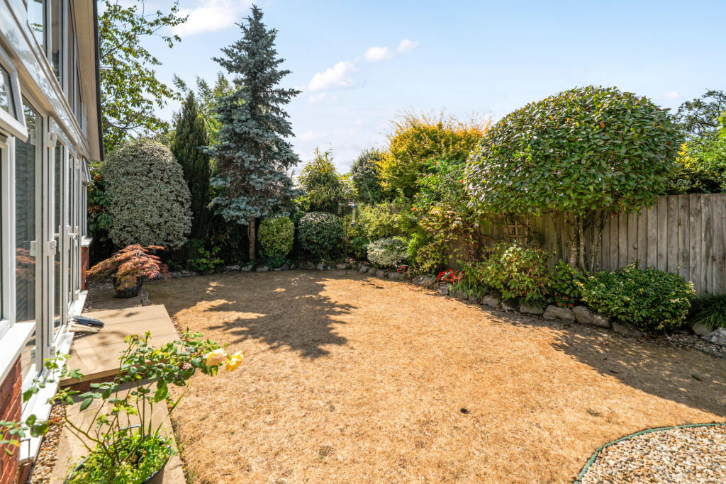 House in Teignbridge, Bovey Tracey - More