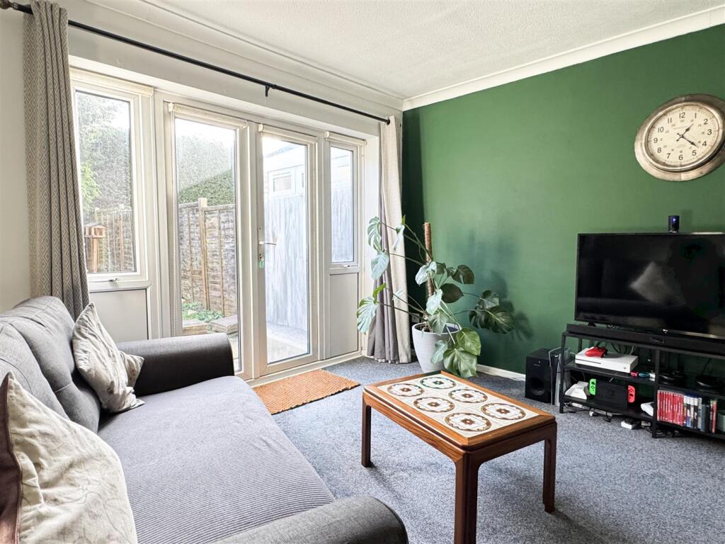 Swanley Close, Eastbourne, BN23 7JW photo 4