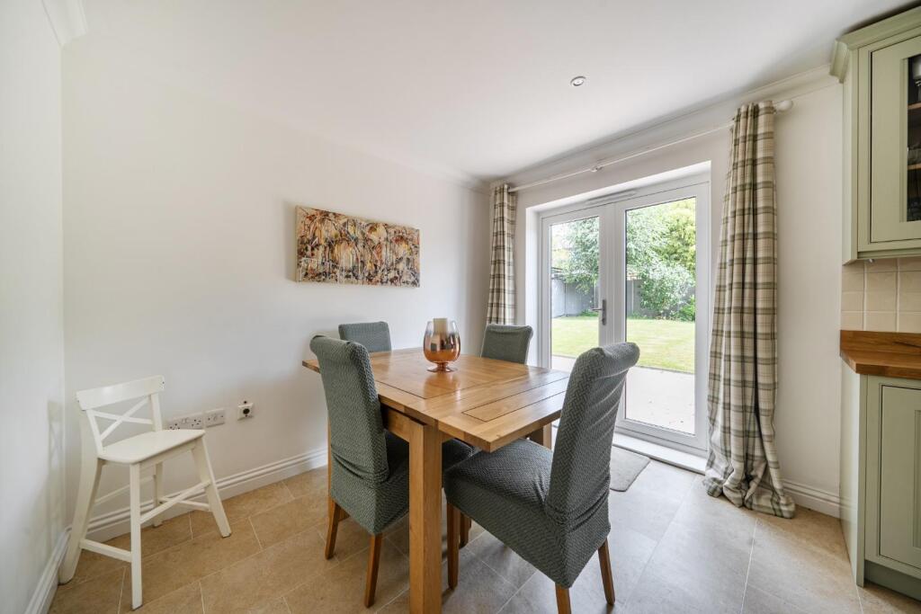 House in East Hampshire, Horndean - More