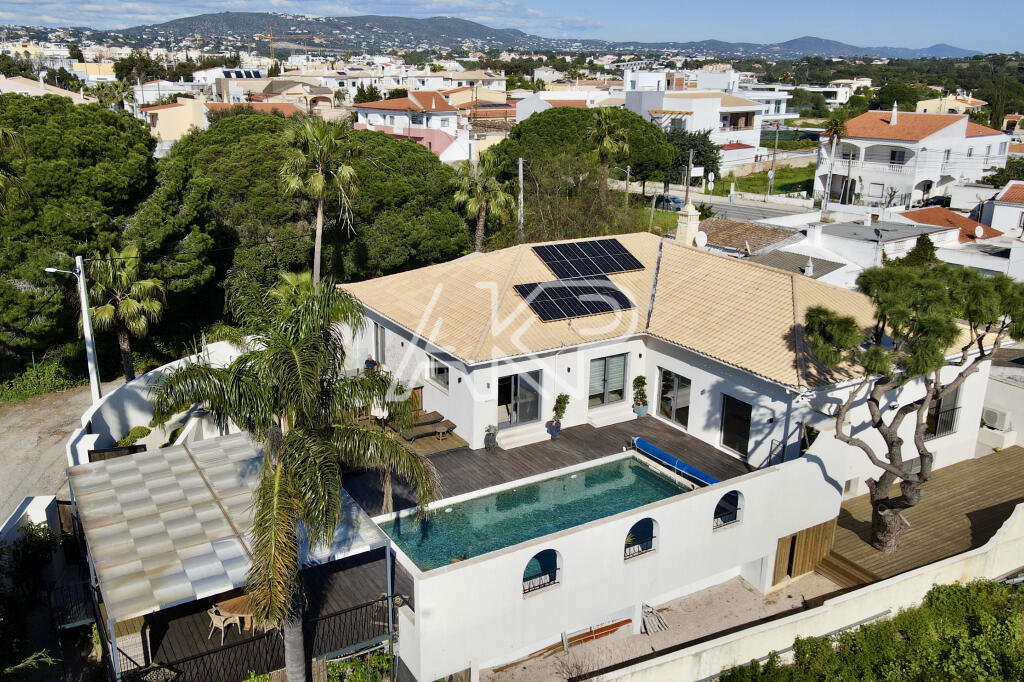 Main image of property: Algarve, Almancil