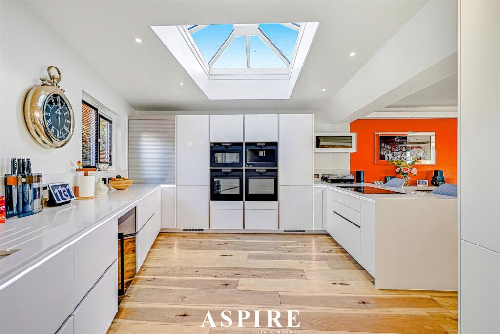 House in Southend-on-Sea - View 5
