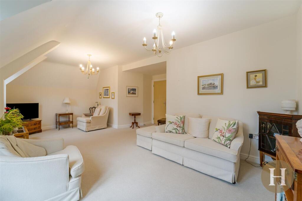 Apartment in Birmingham, West Midlands - View 5
