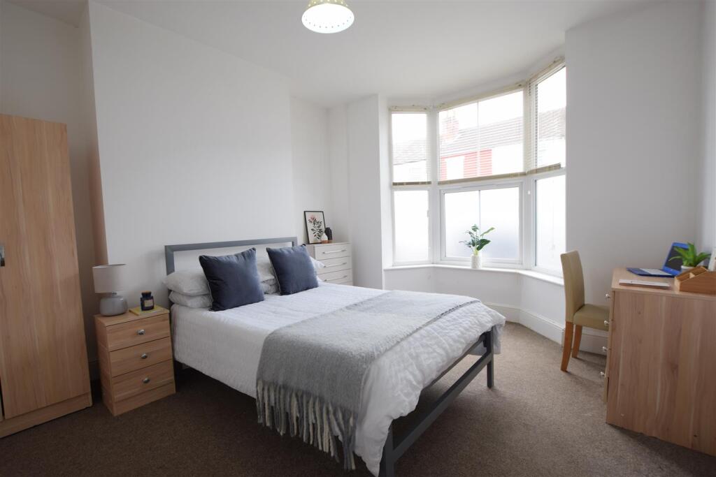 Main image of property: Moor Street - Student House - 26/27