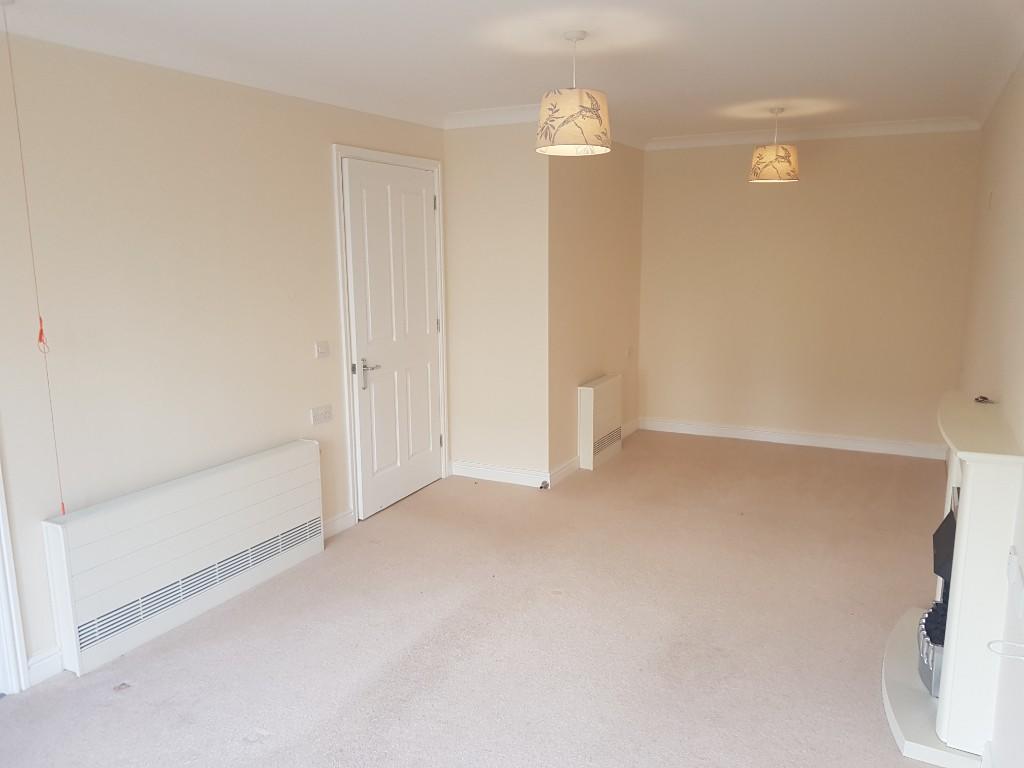 Apartment in Worcester, Worcestershire - View 5