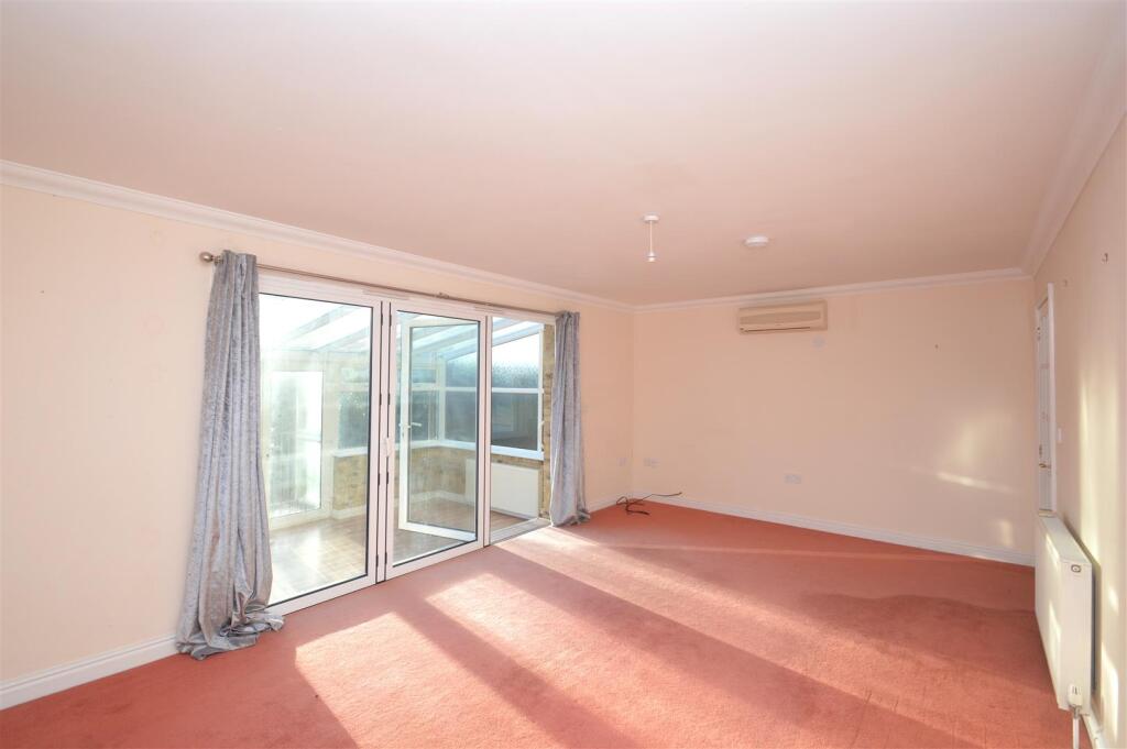House in Newport - View 2