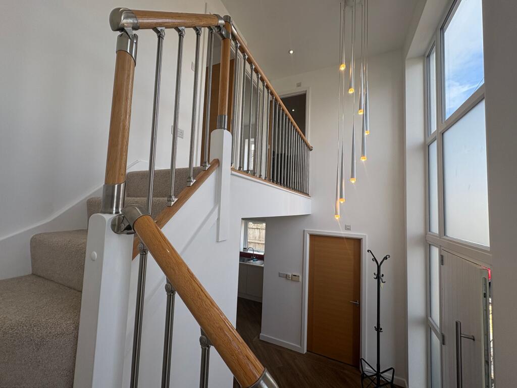 House in Northampton, West Northamptonshire - View 4