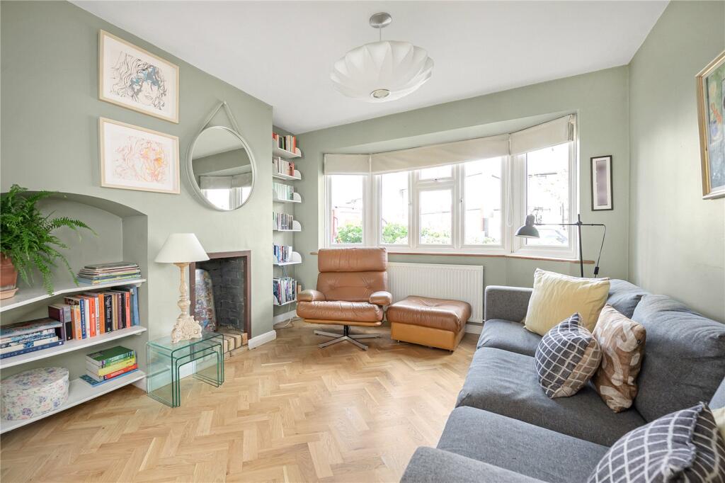 House in London, Whitton - View 3