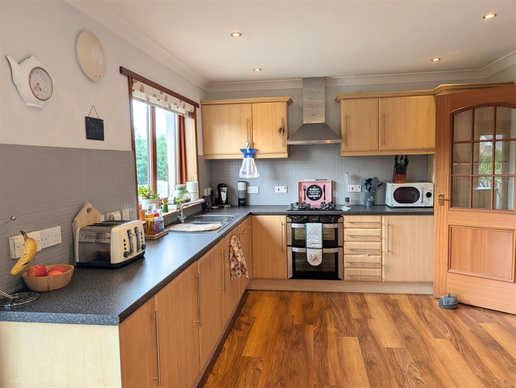 House in Perth - View 4