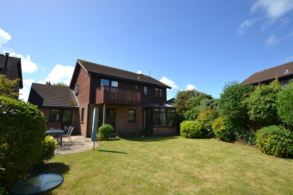 Larch Close, Nailsea photo 3