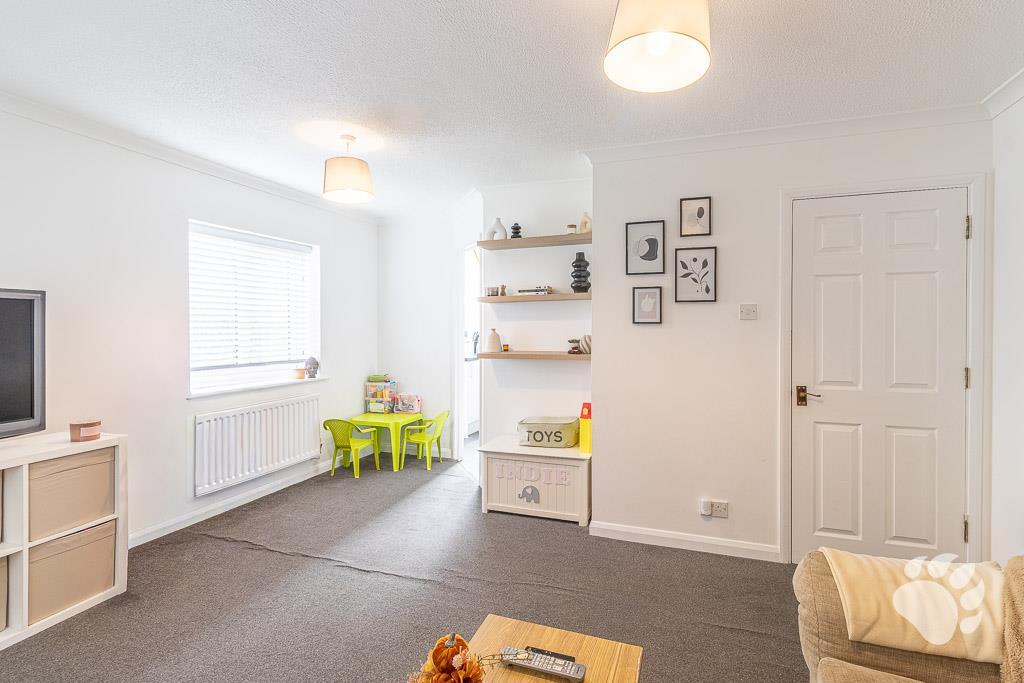 Apartment in Basildon, Langdon Hills - View 4