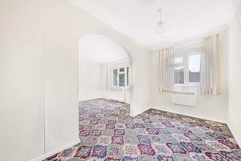 Apartment in Sidcup, Penhill, Blackfen - View 5