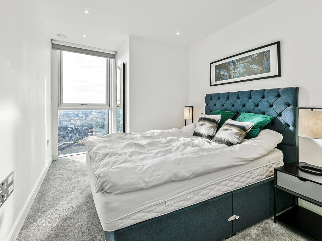 Apartment in London - More