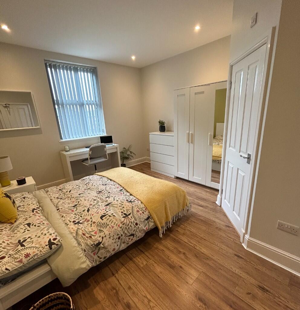 Main image of property: Lincoln Grove, Manchester, Greater Manchester, M13