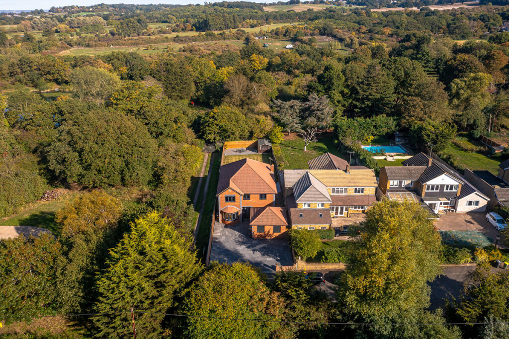 Hullbridge Road, Rayleigh, SS6 photo 2