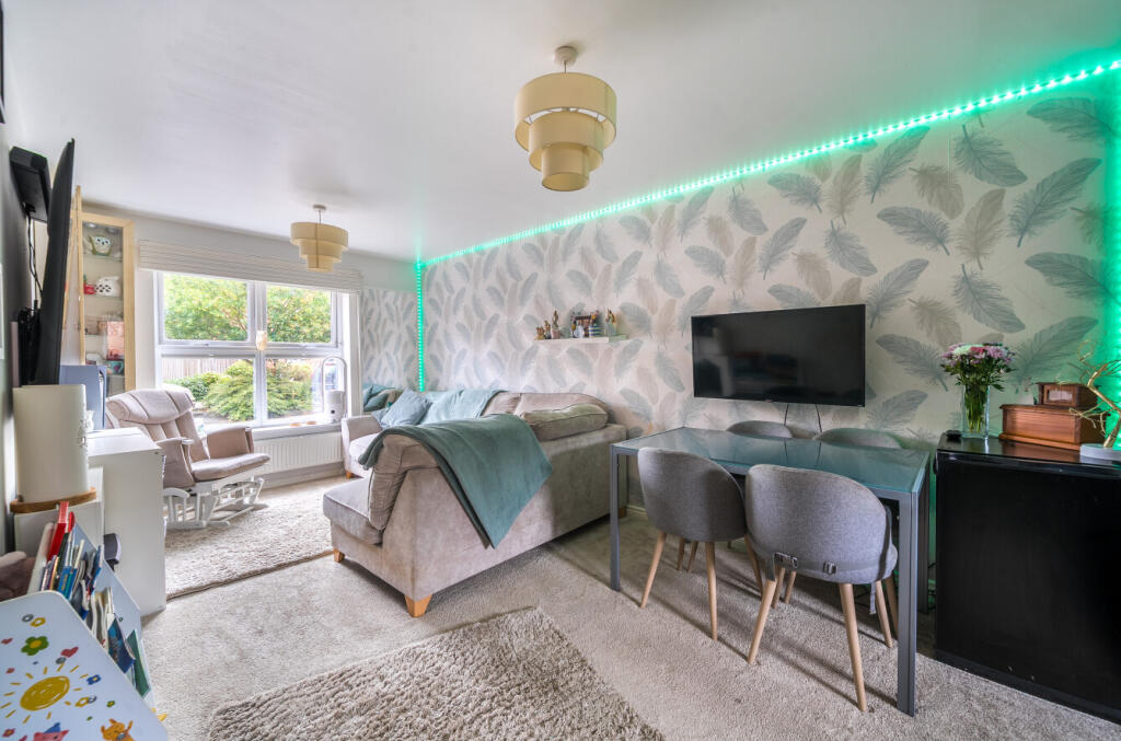 Apartment in Milton Keynes - View 2