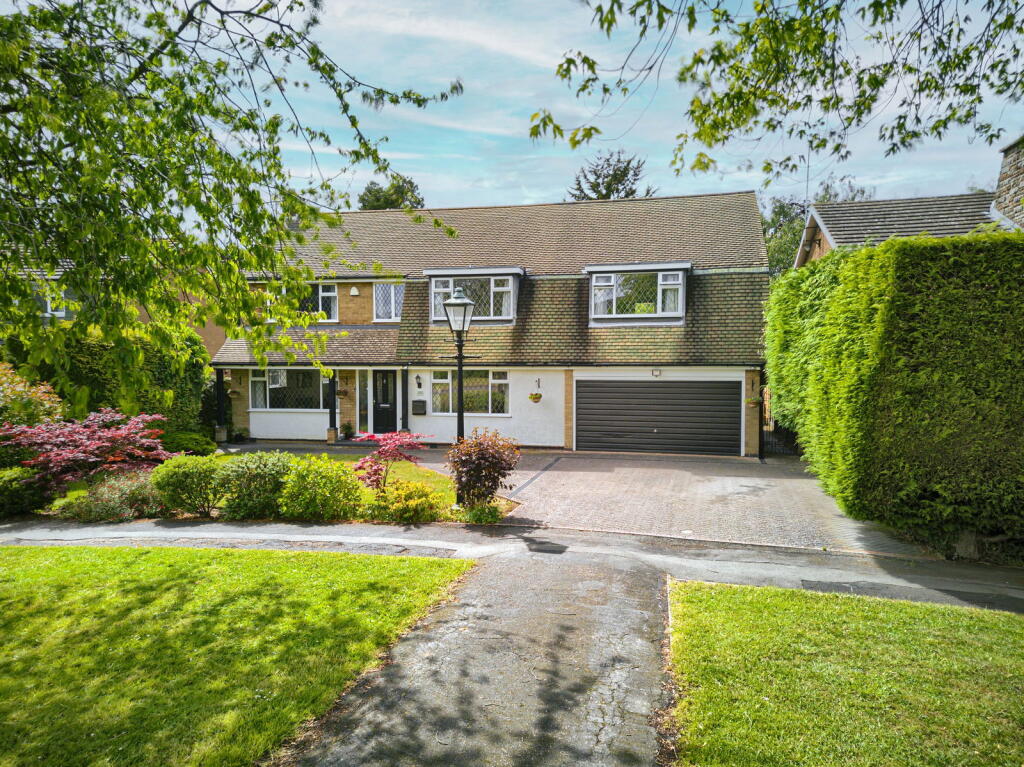 Main image of property: Warkton Lane, Barton Seagrave NN15