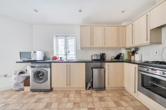 Warner Close, Basingstoke, Hampshire - View 6