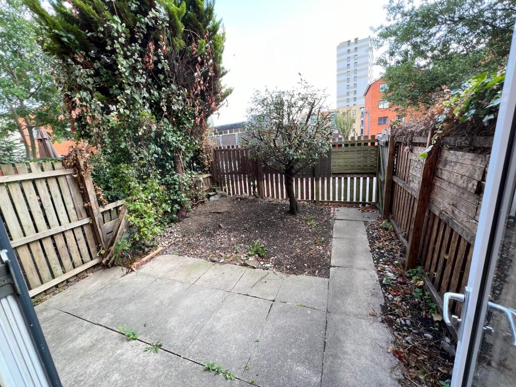 4 bedroom terraced house for rent