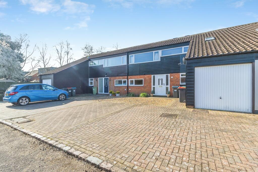 Main image of property: Finch Close, Milton Keynes Village, MILTON KEYNES