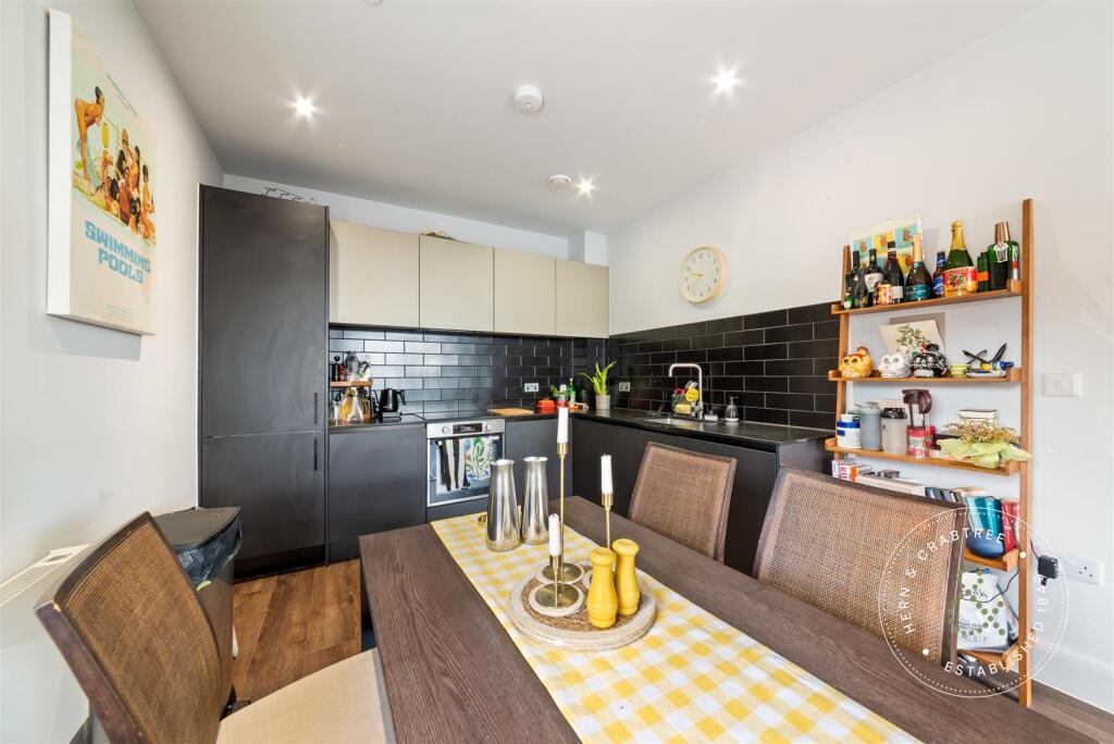 Apartment in Cardiff - View 4