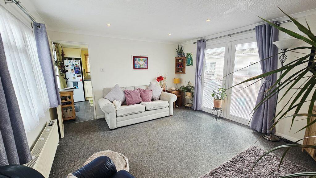 House in Hereford, Herefordshire - View 2