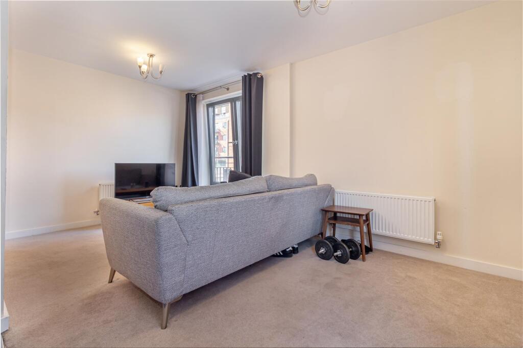 Apartment in Worcester, Worcestershire - View 5