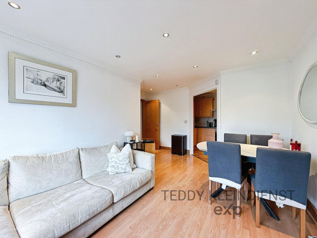 Apartment in Kingston upon Thames - View 3