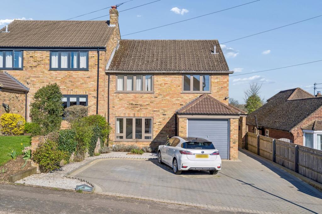 Main image of property: Boundary Road, Chalfont St Peter , SL9
