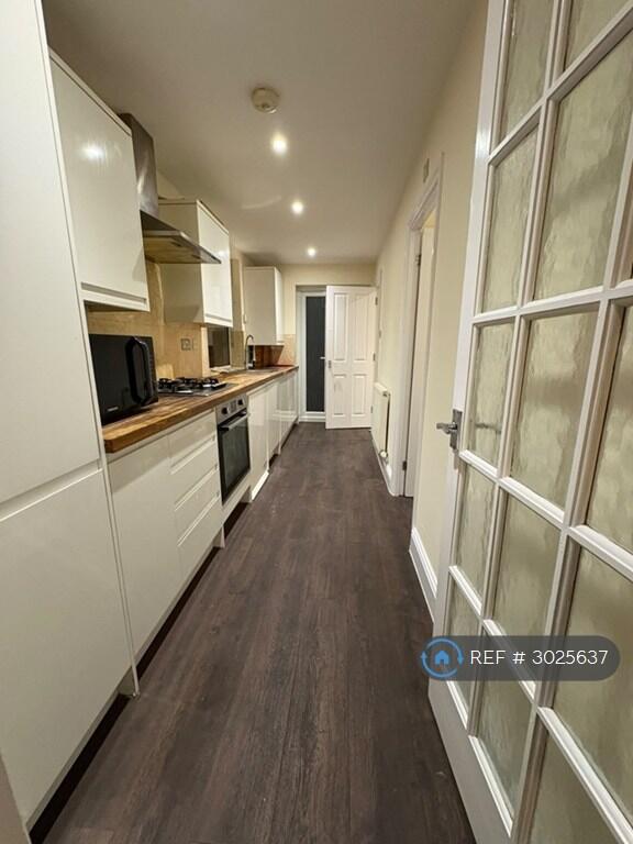 Main image of property: Westcliff-On-Sea, Prittlewell, SS0
