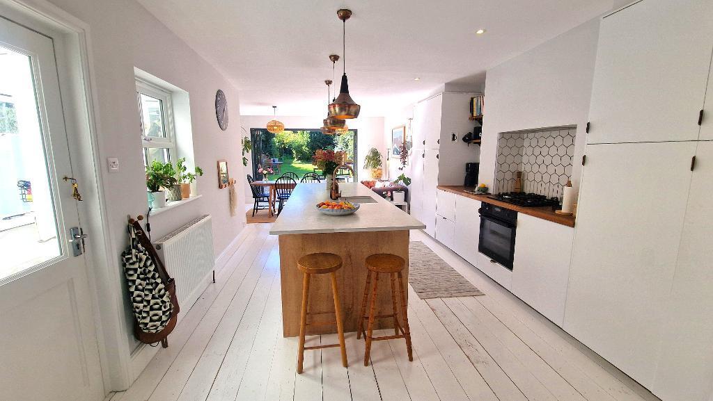 Foreland Road, Bembridge, Isle of Wight, PO35 5XW photo 2
