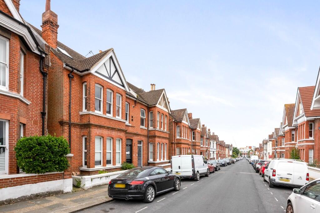 Apartment in Hove, Brunswick - View 4