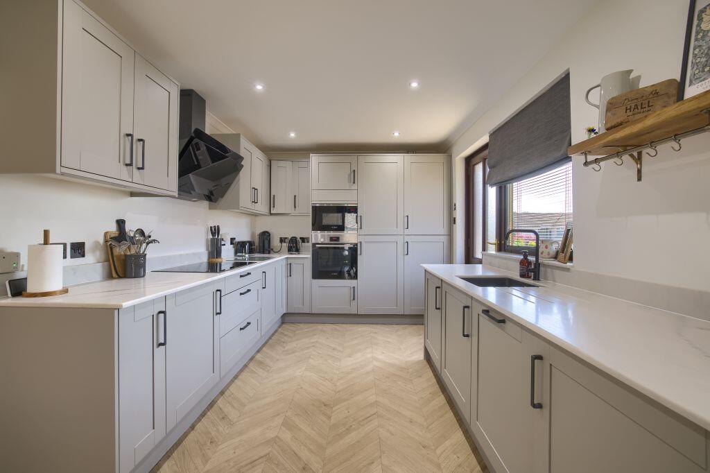 51 Prestonfield Road, Annan, DG12 5HF photo 3