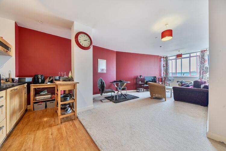 Apartment in Northampton - View 3