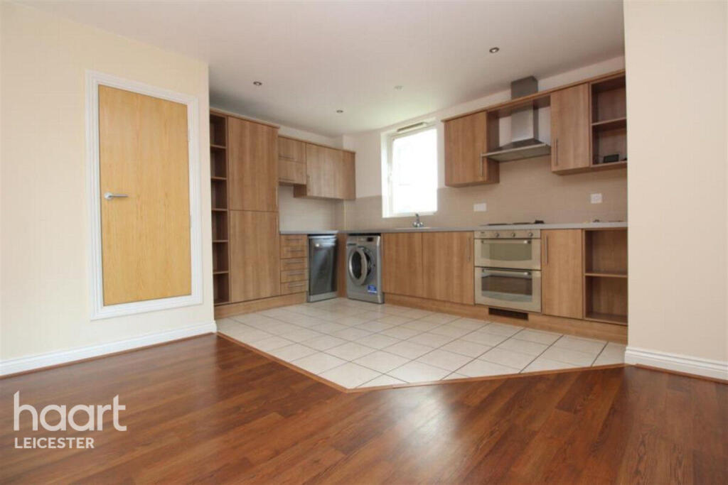 Apartment in Leicester - More