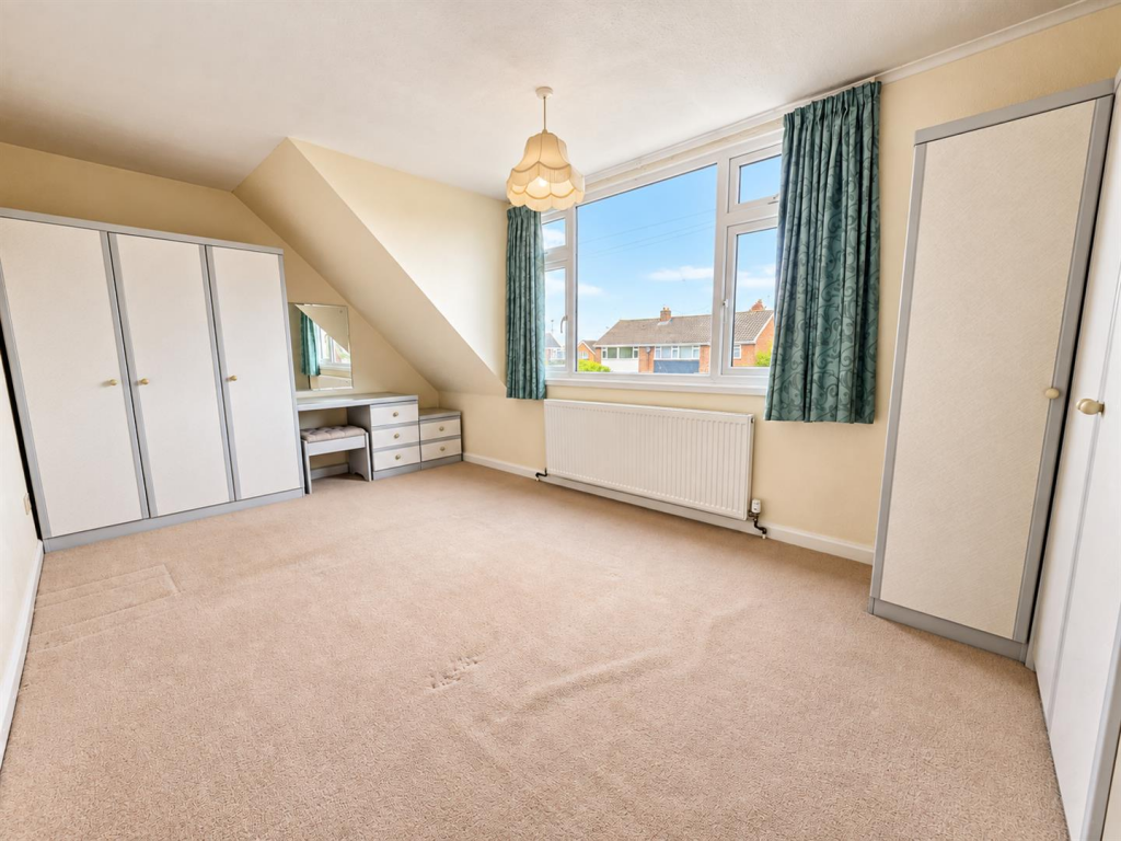 House in Gloucester, Hucclecote - View 5