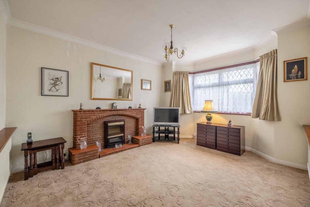 Rostrevor Gardens, Iver Heath, SL0 photo 2