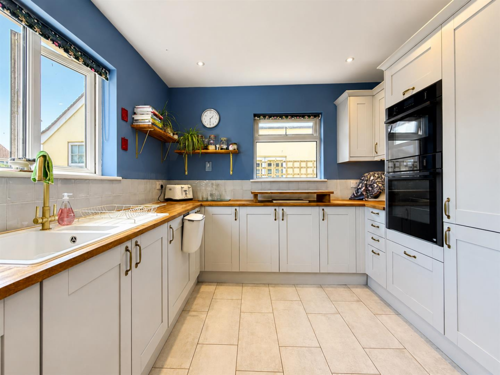 House in Torquay - More