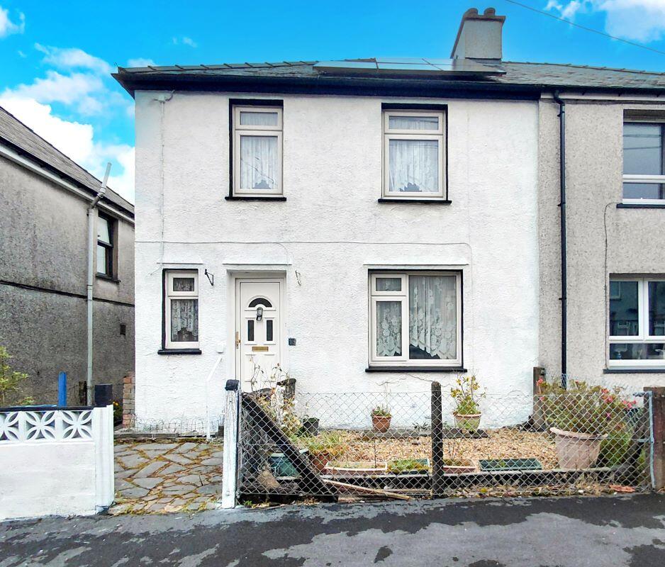 Main image of property: 13 Fron Fawr, Blaenau Ffestiniog, LL41 3YE