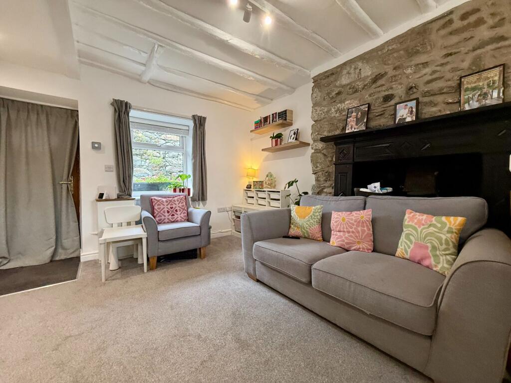 1 Love Lane, Dolgellau LL40 1RW photo 4