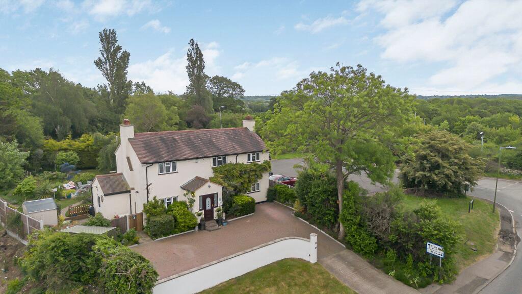Main image of property: 1a Blanche Lane, South Mimms, EN6