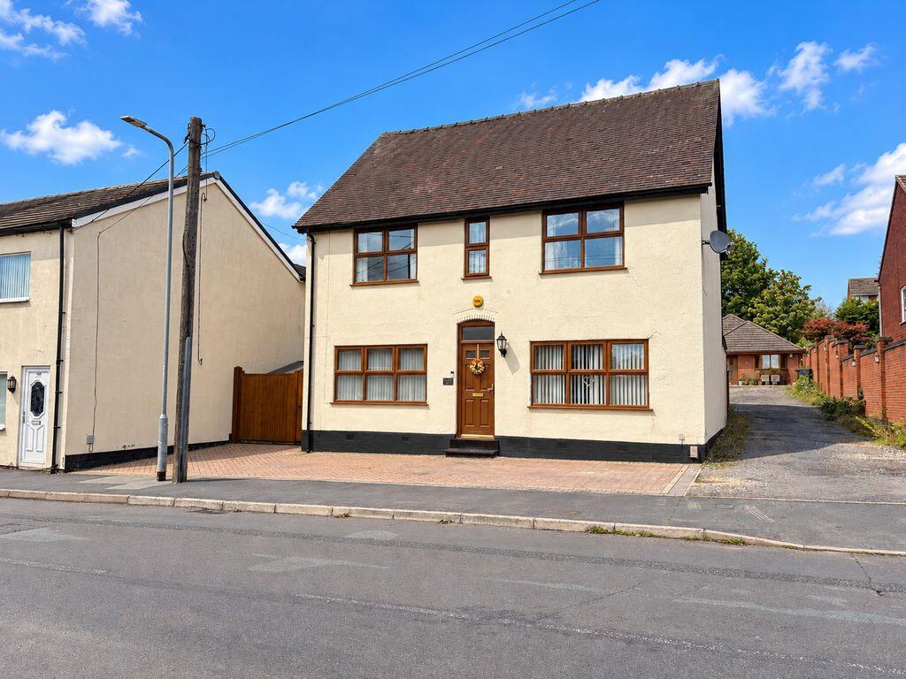 3-bed detached on Chase Road, Burntwood, WS7 0DY, £350,000