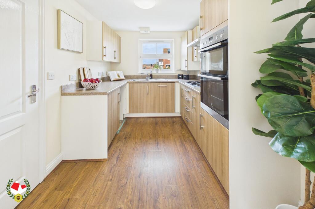 House in Gloucester - View 5