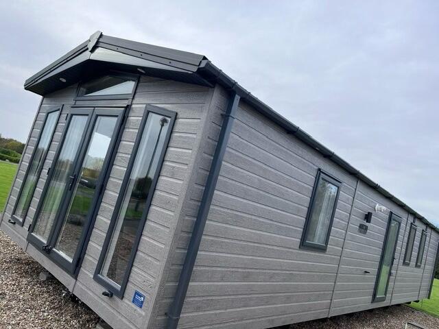 2-bed caravan on Hornsea, East Yorkshire, HU18 1XQ, £52,250