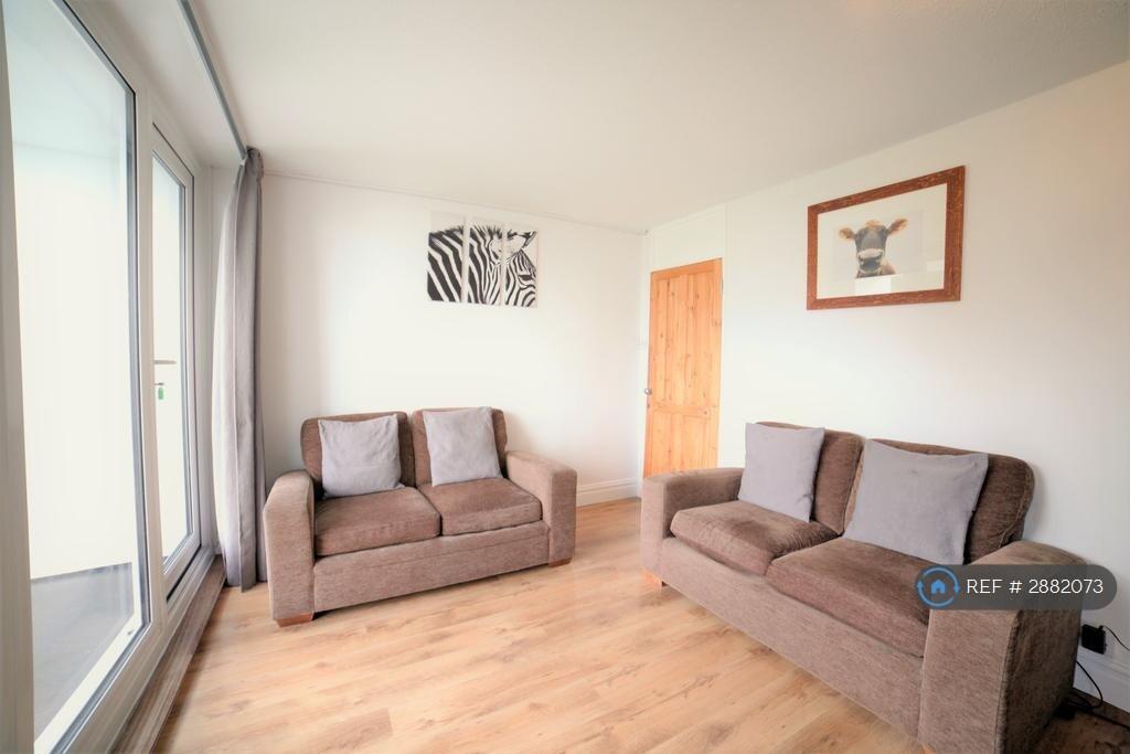 4 bedroom maisonette for rent
