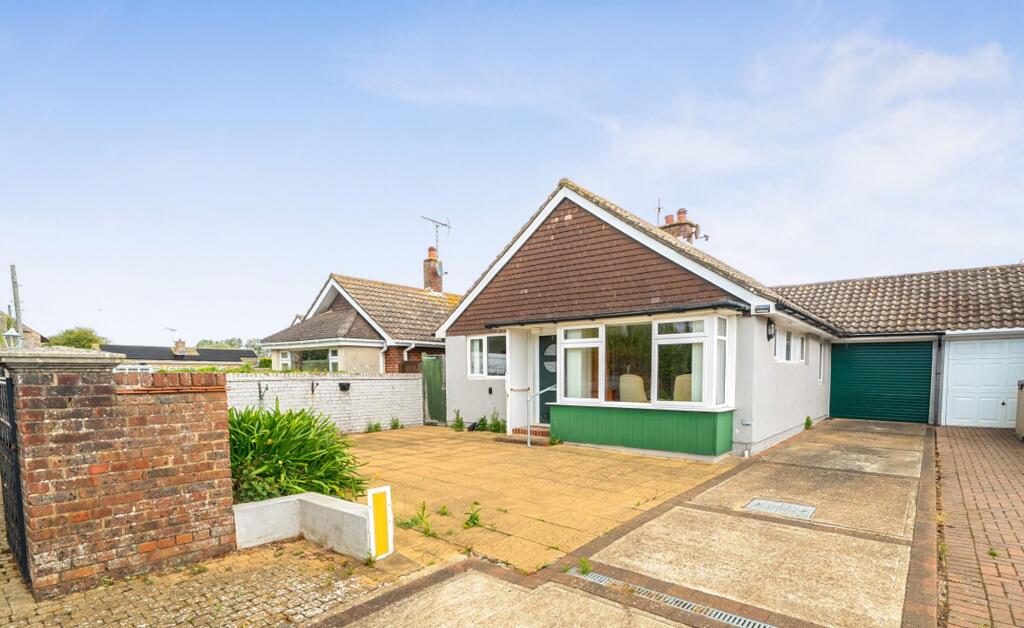 Main image of property: Kingsmead Gardens, Middleton-On-Sea, PO22