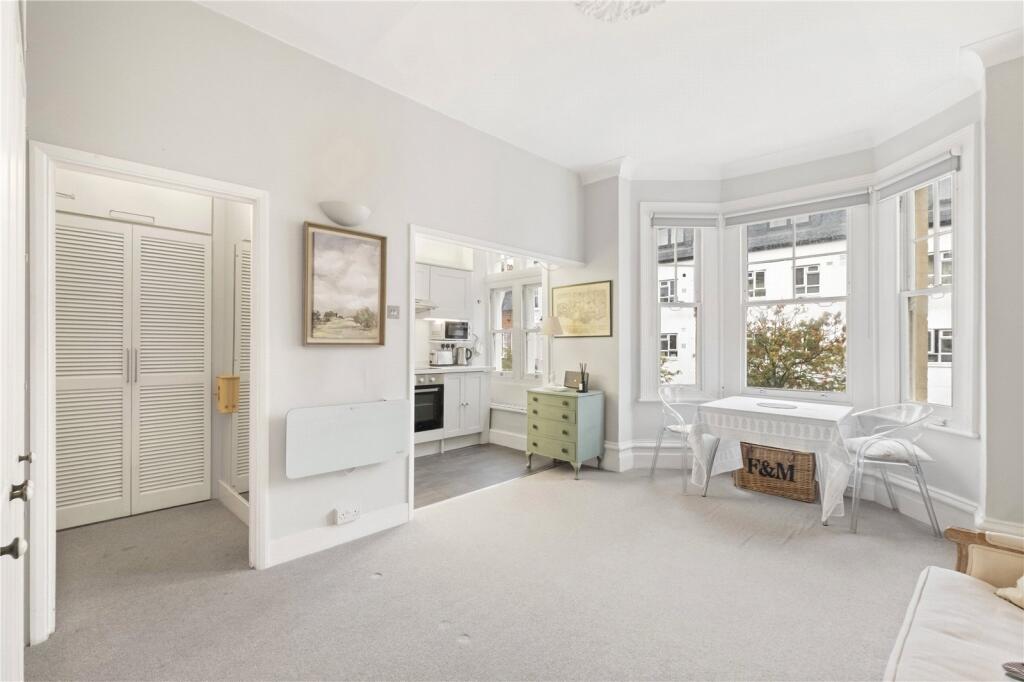 Apartment in London - View 5