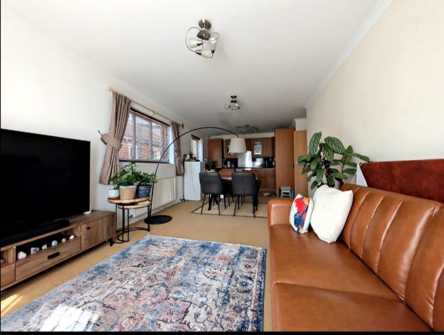 Apartment in Nuneaton and Bedworth, Warwickshire - More