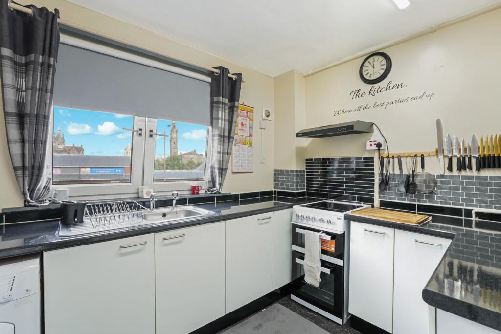 Apartment in Greenock, Central - More