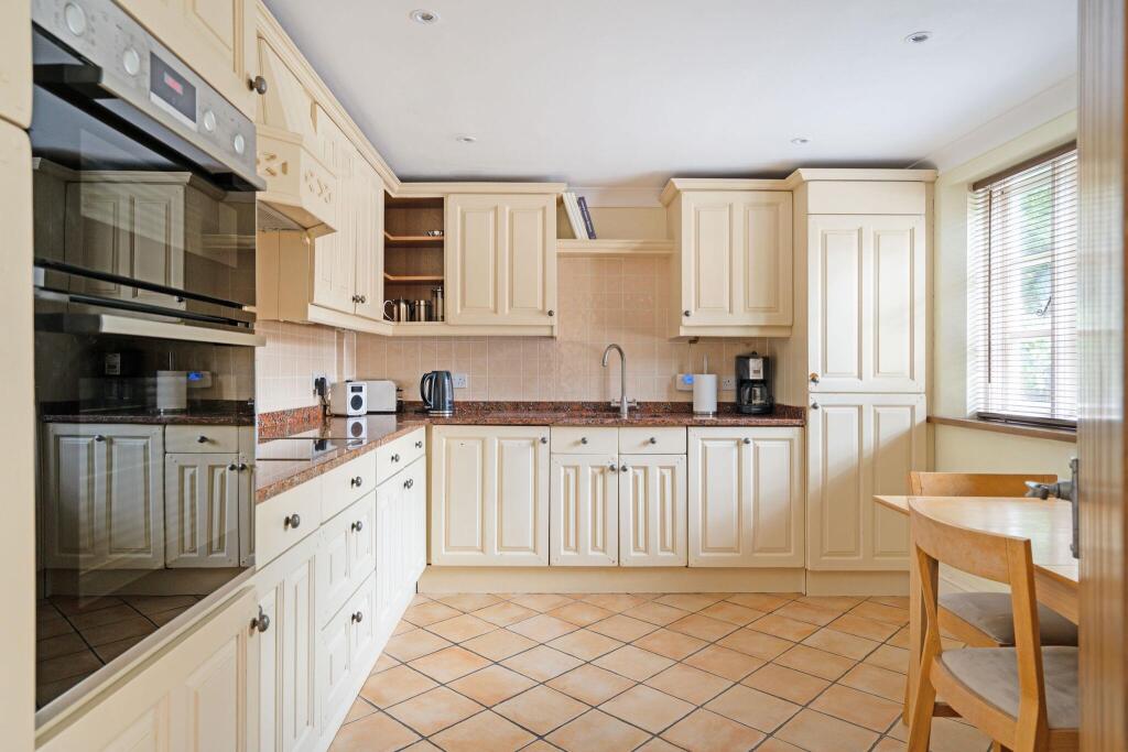 Landgate Yard, Stow on the Wold, Gloucestershire, GL54 photo 4