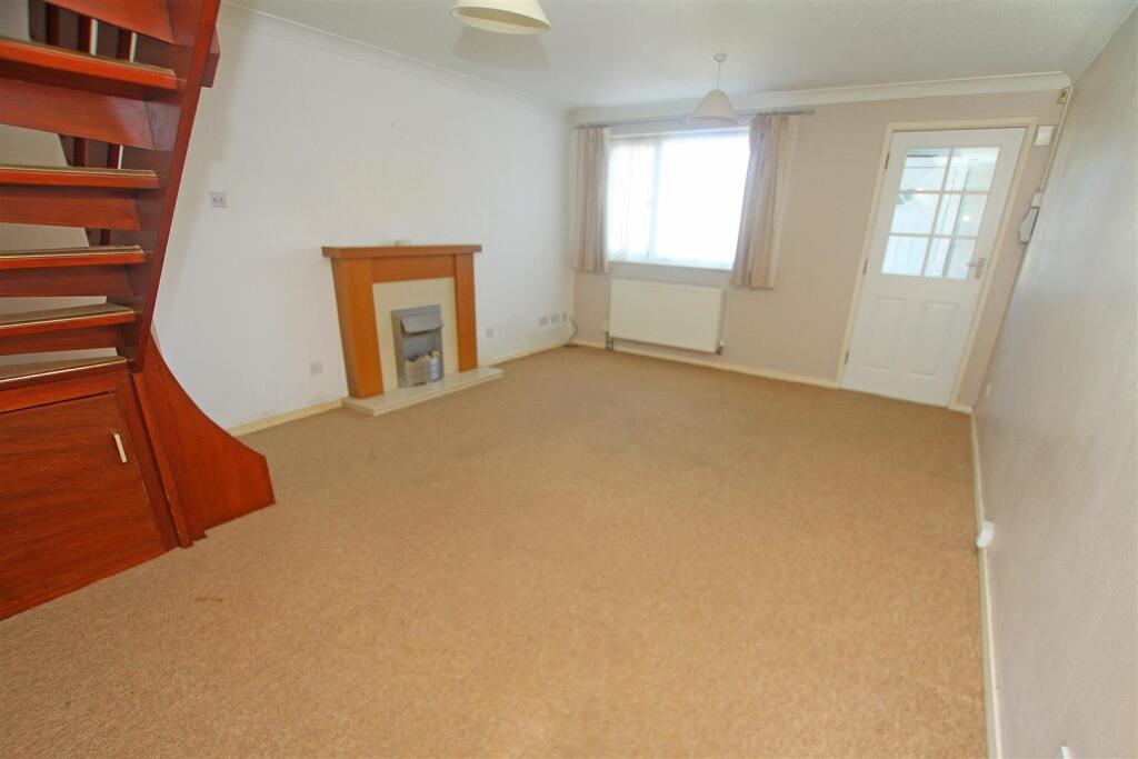 Durweston Close, Muscliff, Bournemouth photo 2